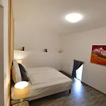 Au Chateau Fleuri