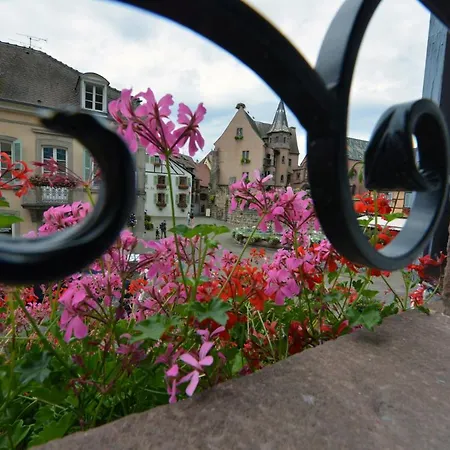 Au Chateau Fleuri