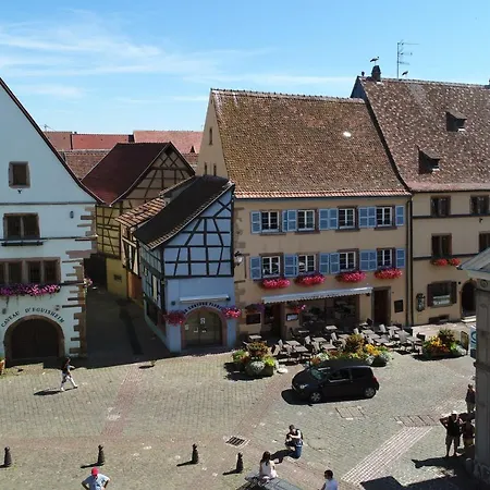 Au Chateau Fleuri