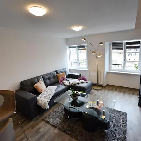 Hébergement de vacances Au Chateau Fleuri *